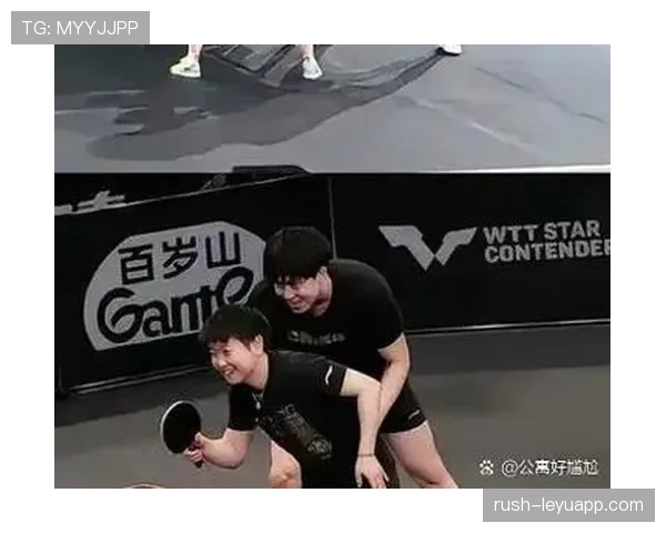 蔡赟当年比赛赢了就去吃路边摊,现在看他在直播间卖羽毛球拍,总觉得他兜里比我还干净 蔡赟当年比赛赢了就去吃路边摊,现在看他在直播间卖羽毛球拍,总觉得他兜里比我还干净