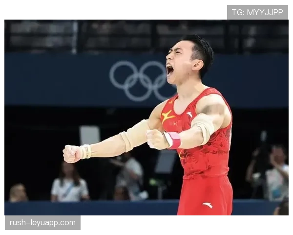 邹敬园看球回来第一件事居然是抢红包，和赛场上判若两人啊！